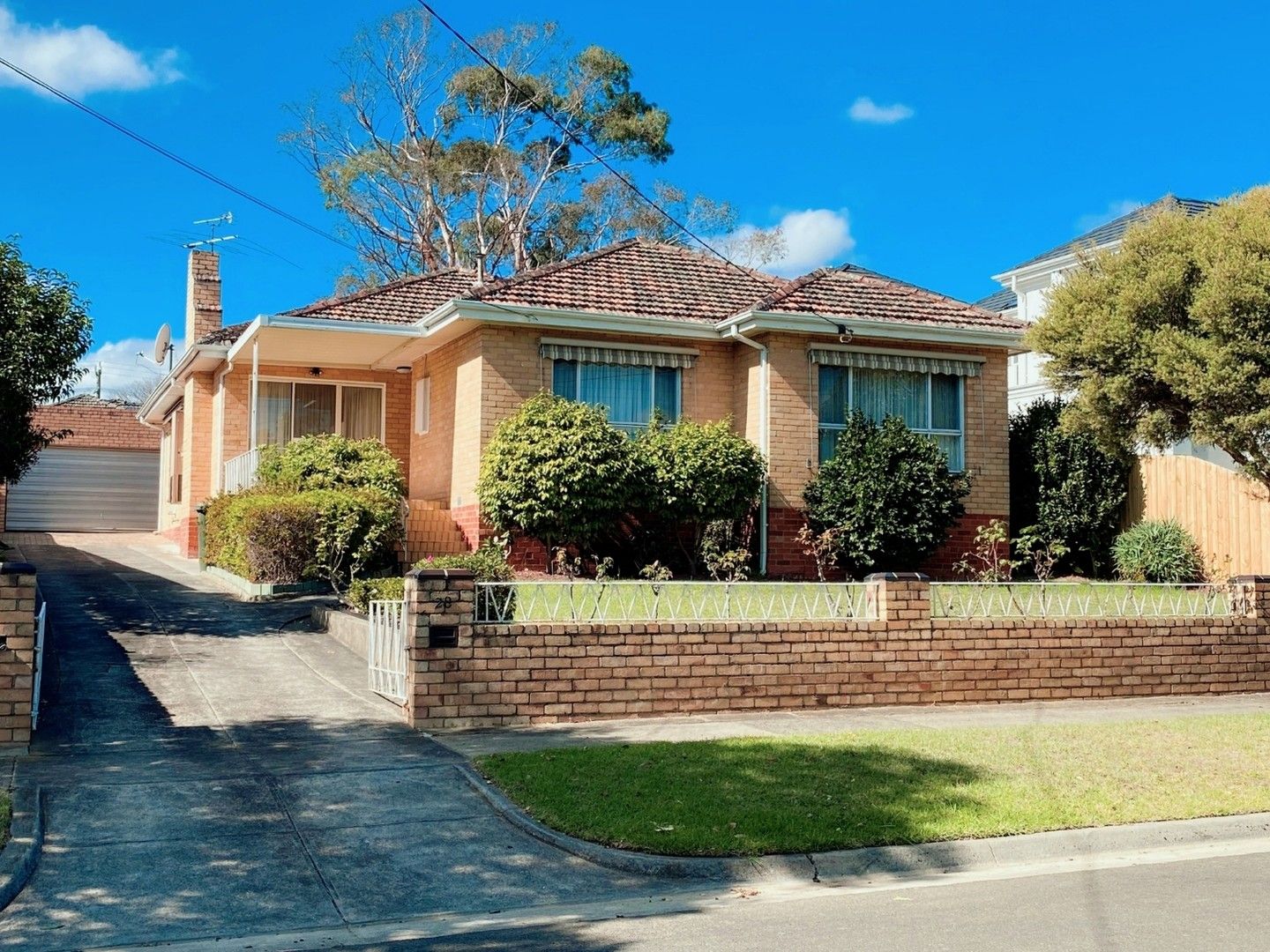 4 bedrooms House in 28 Ralton Avenue GLEN WAVERLEY VIC, 3150