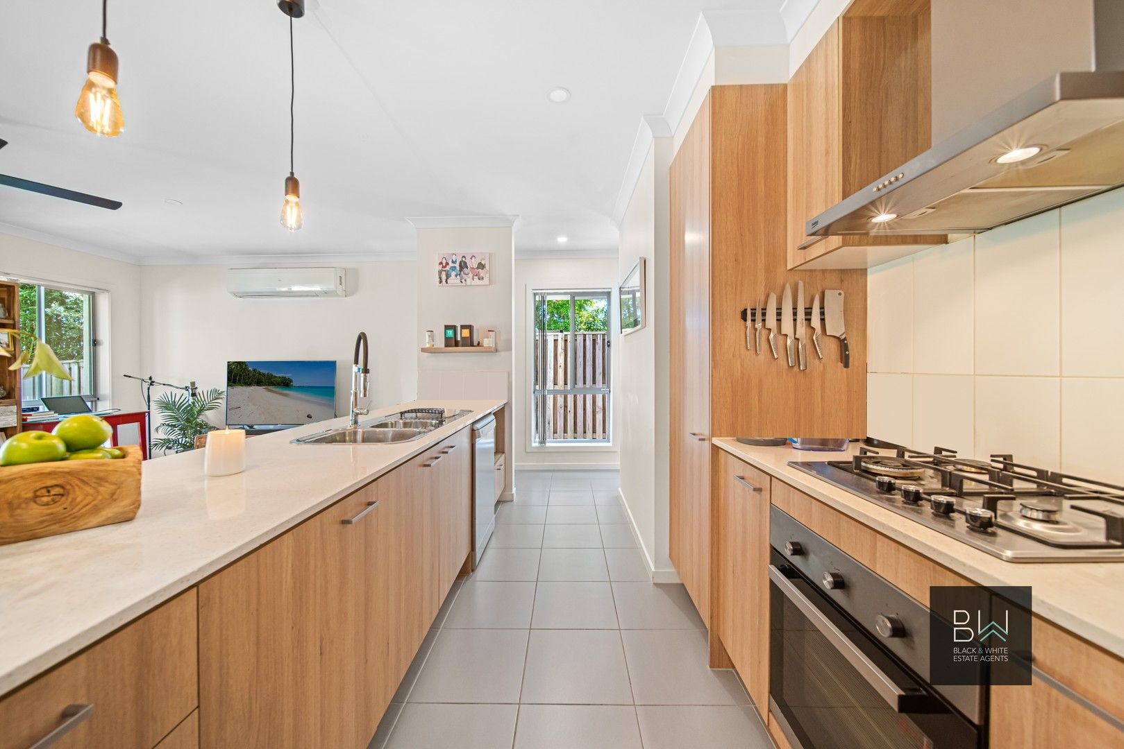2 bedrooms Townhouse in 24/5 Border Drive North CURRUMBIN WATERS QLD, 4223