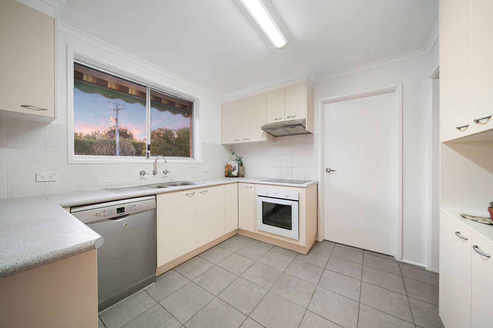 4 Hastings Court, Kaleen ACT 2617, Image 2