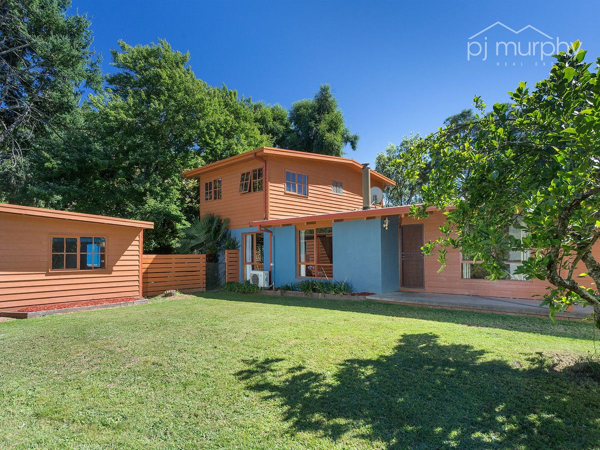 9 Service Street, Porepunkah VIC 3740, Image 0