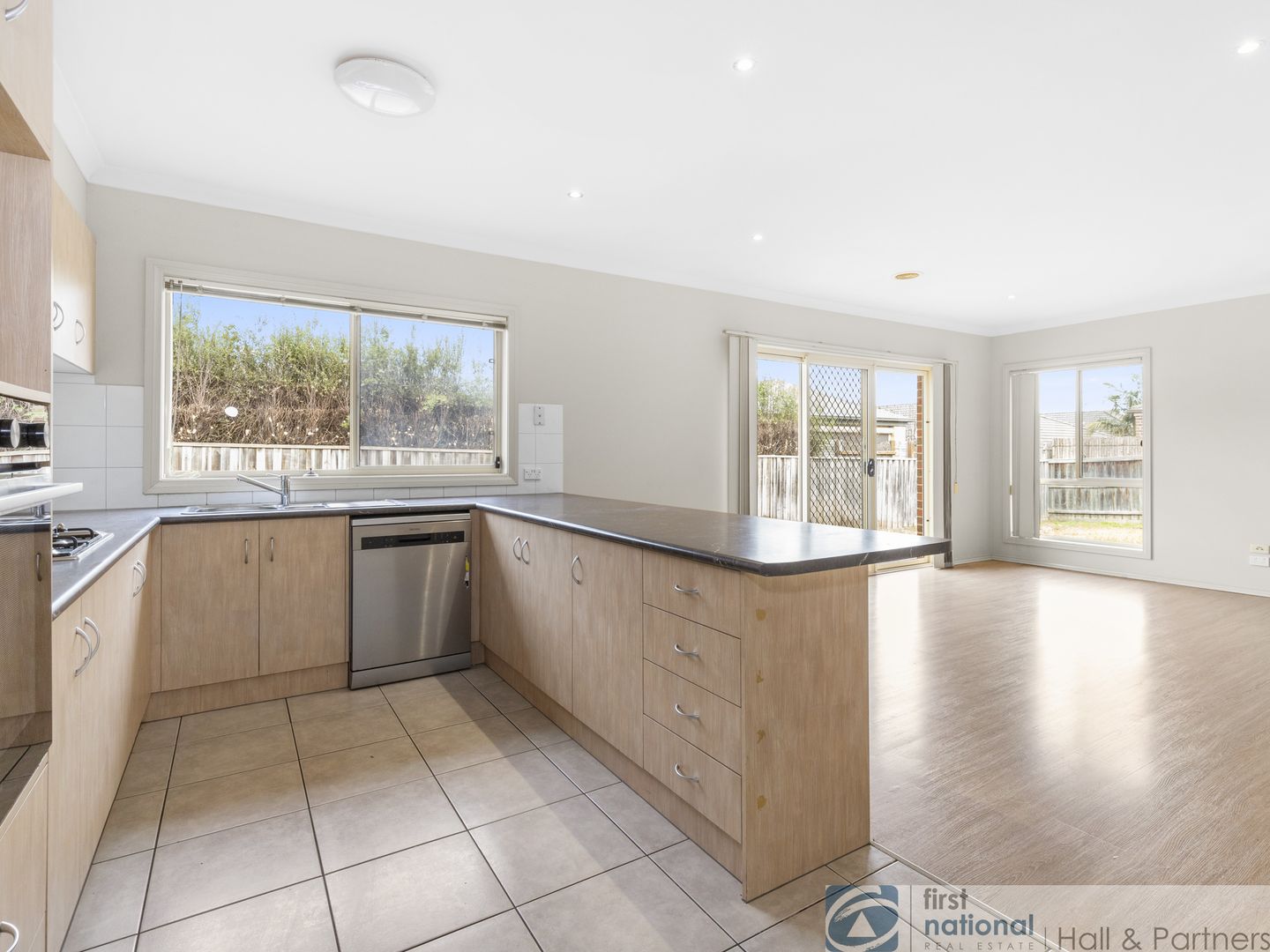 3 Atkinson Drive, Berwick VIC 3806, Image 2