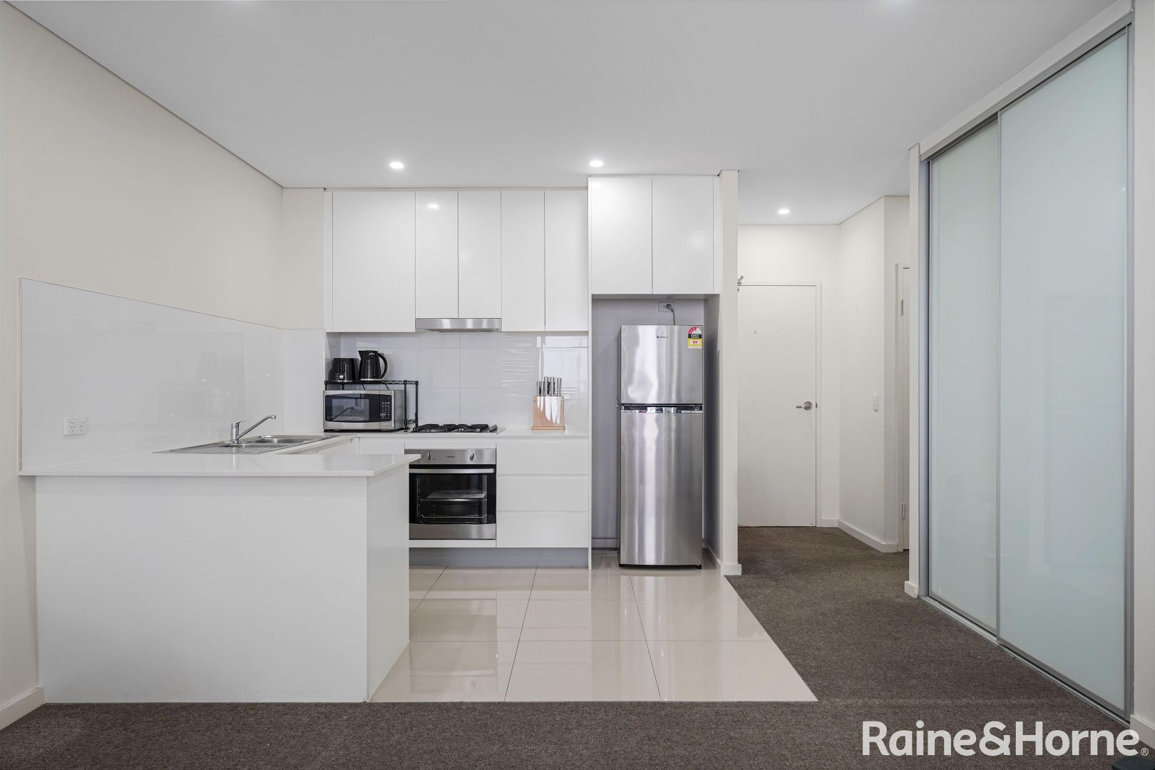 10/4-6 Browne Parade, Warwick Farm NSW 2170, Image 2