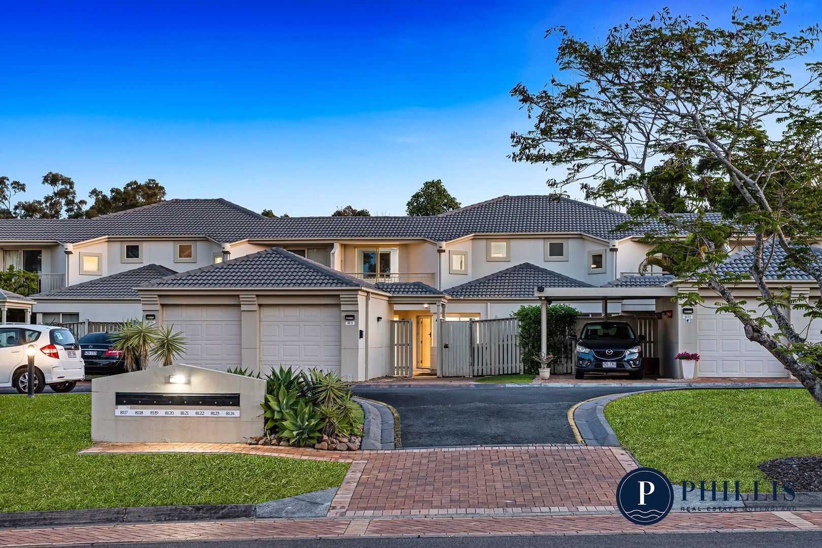 3 bedrooms Townhouse in 8121 Magnolia Gardens Court HOPE ISLAND QLD, 4212