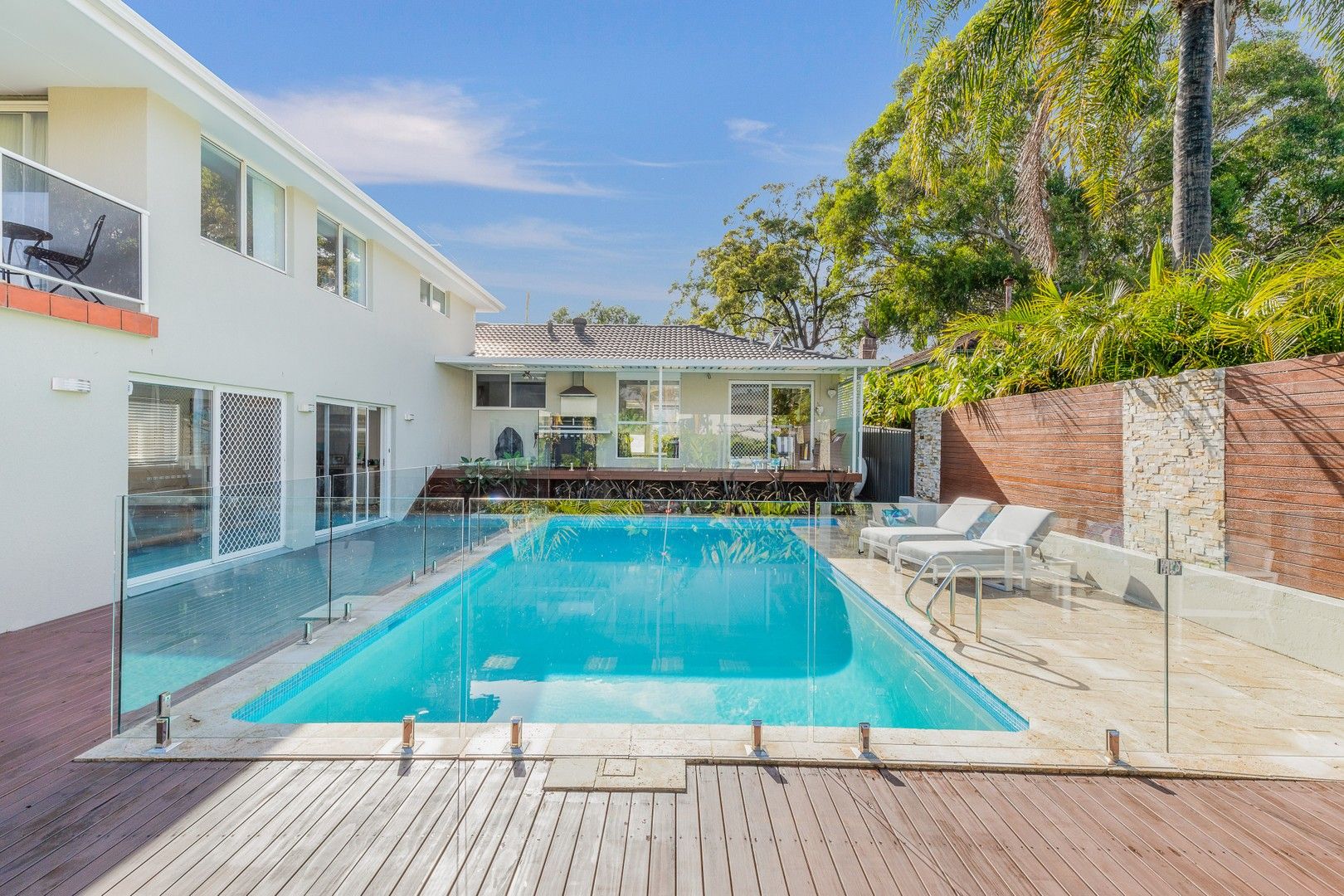 4 bedrooms House in 195 Gannons Road CARINGBAH SOUTH NSW, 2229