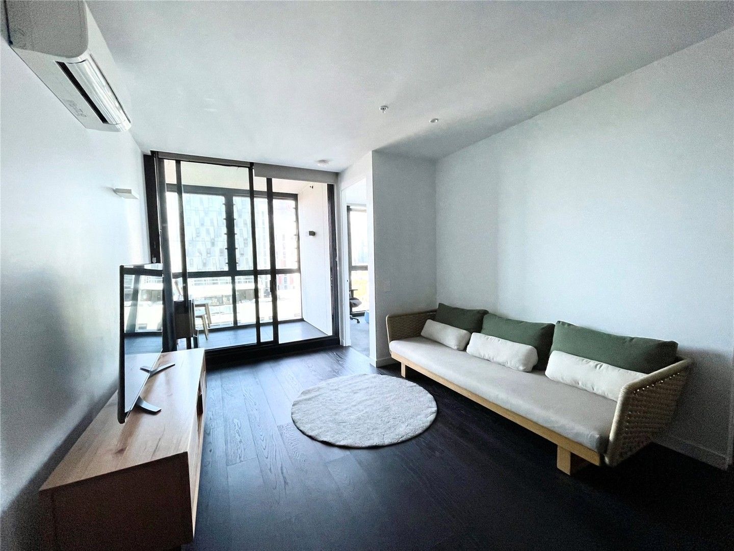 2 bedrooms Apartment / Unit / Flat in 1511/33 Blackwood Street NORTH MELBOURNE VIC, 3051