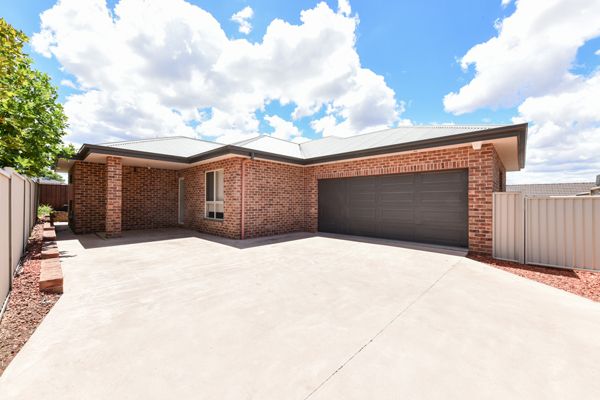 3 bedrooms House in 8A Ebony Close HILLVUE NSW, 2340