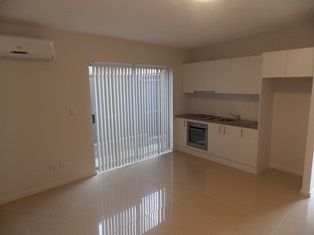 2 bedrooms House in 6a Ringrose Avenue GREYSTANES NSW, 2145