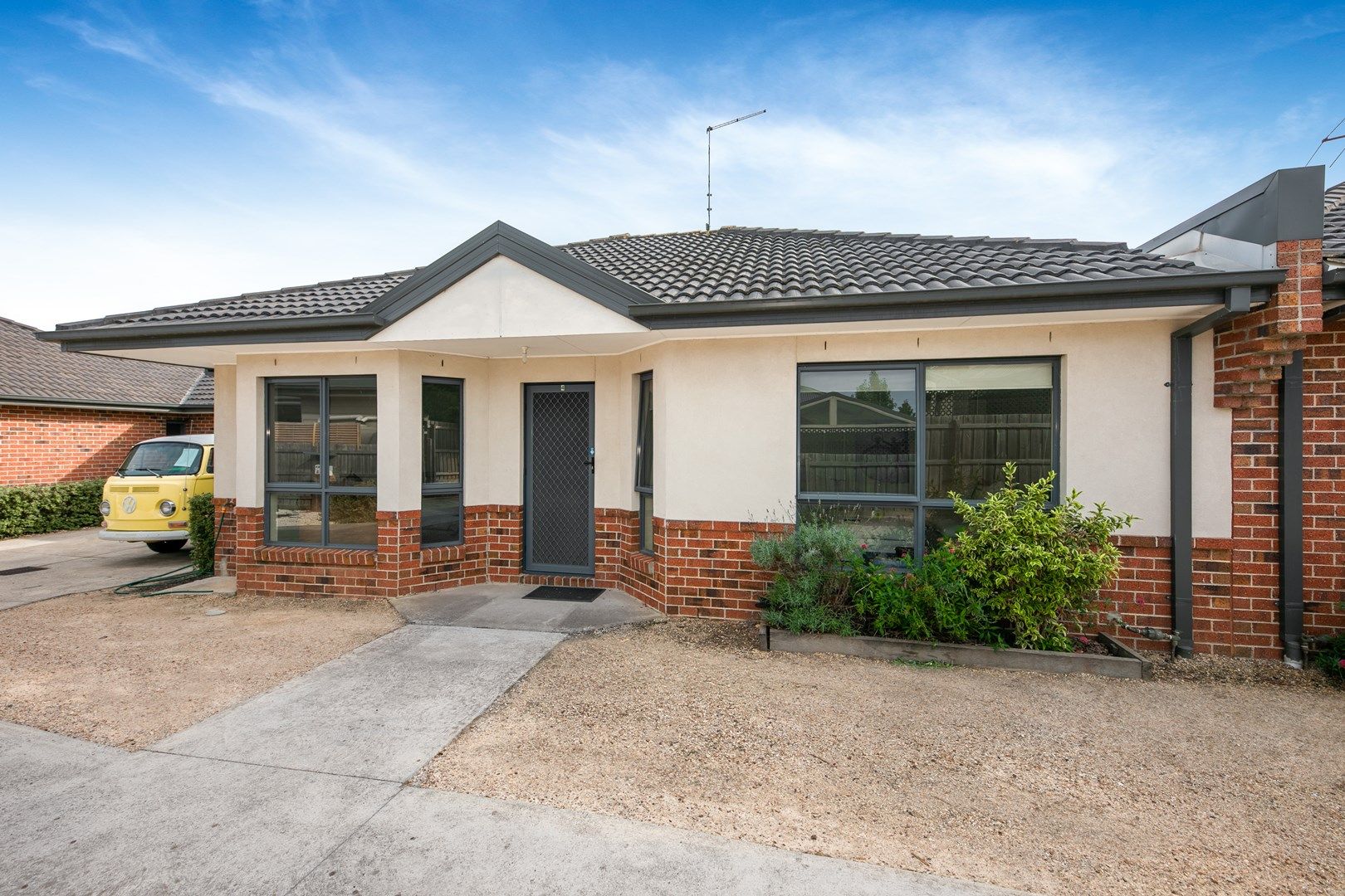 4/10 Rodney Street, Gisborne VIC 3437, Image 0