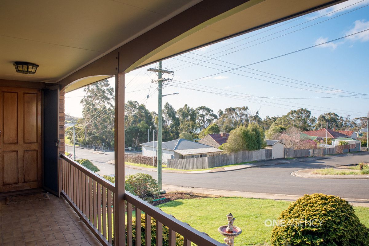 2 Tracey Street, Park Grove TAS 7320, Image 2