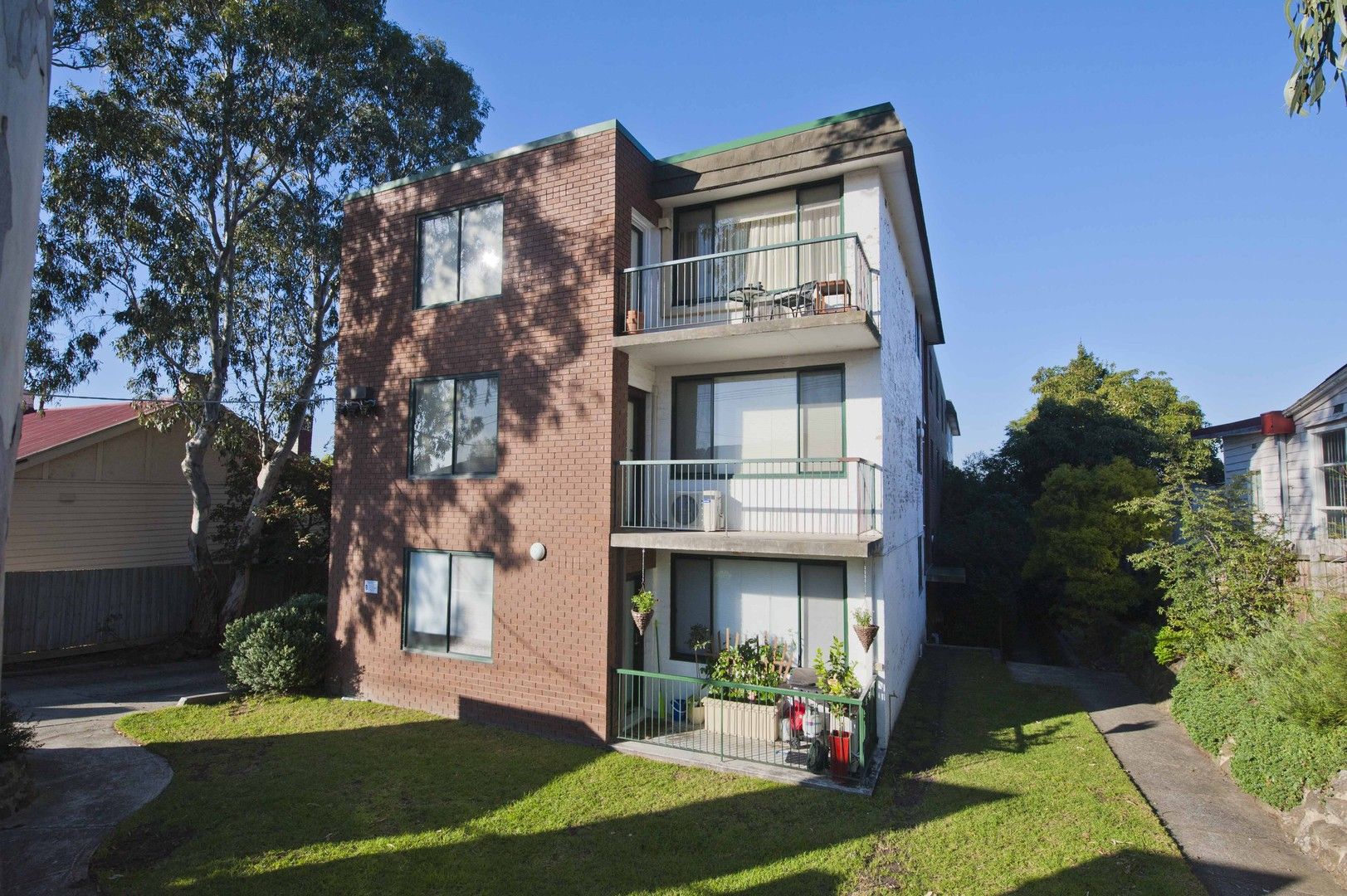 2 bedrooms Apartment / Unit / Flat in 2/72 Cobden Street KEW VIC, 3101