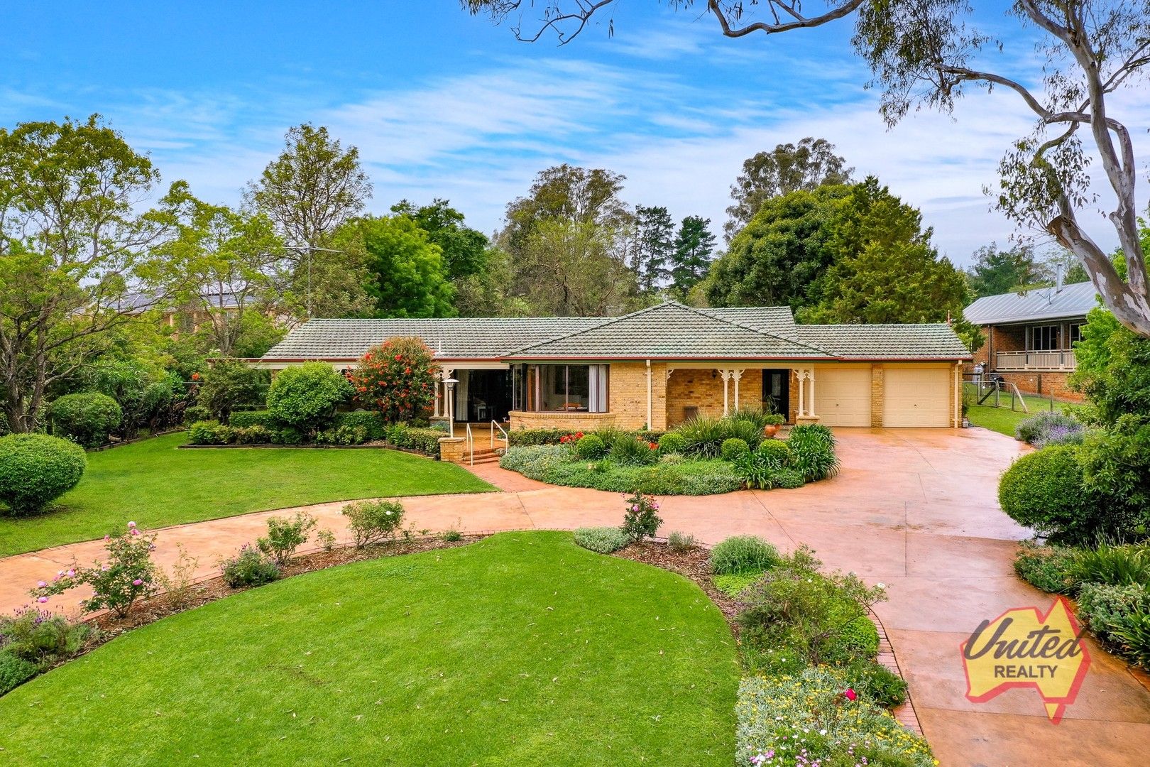 32 Willoughby Circuit, Grasmere NSW 2570, Image 0