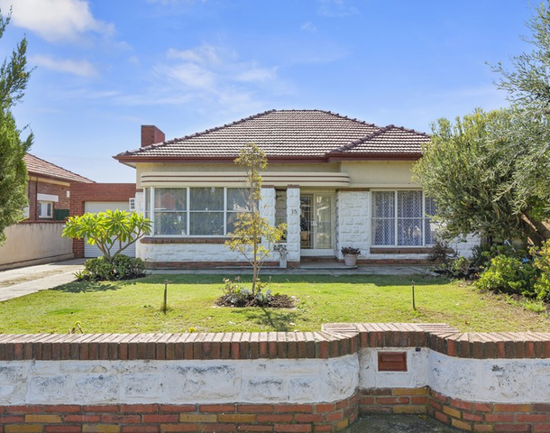 15 Balranald Avenue, Largs Bay SA 5016