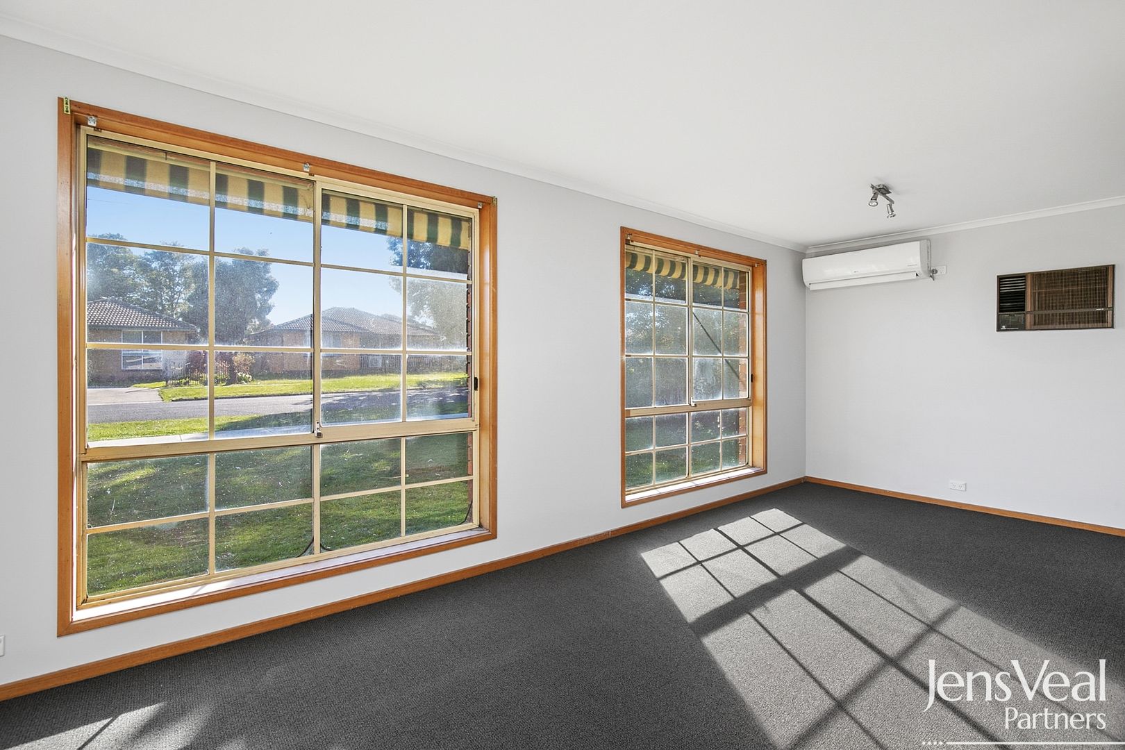 13 Mawarra Drive, Delacombe VIC 3356, Image 2