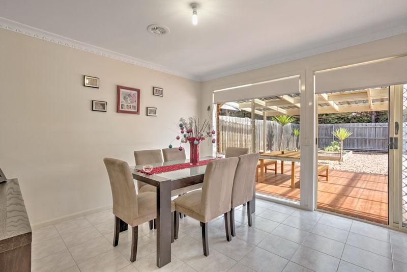 2/14 Santolin Drive, HILLSIDE VIC 3037, Image 2