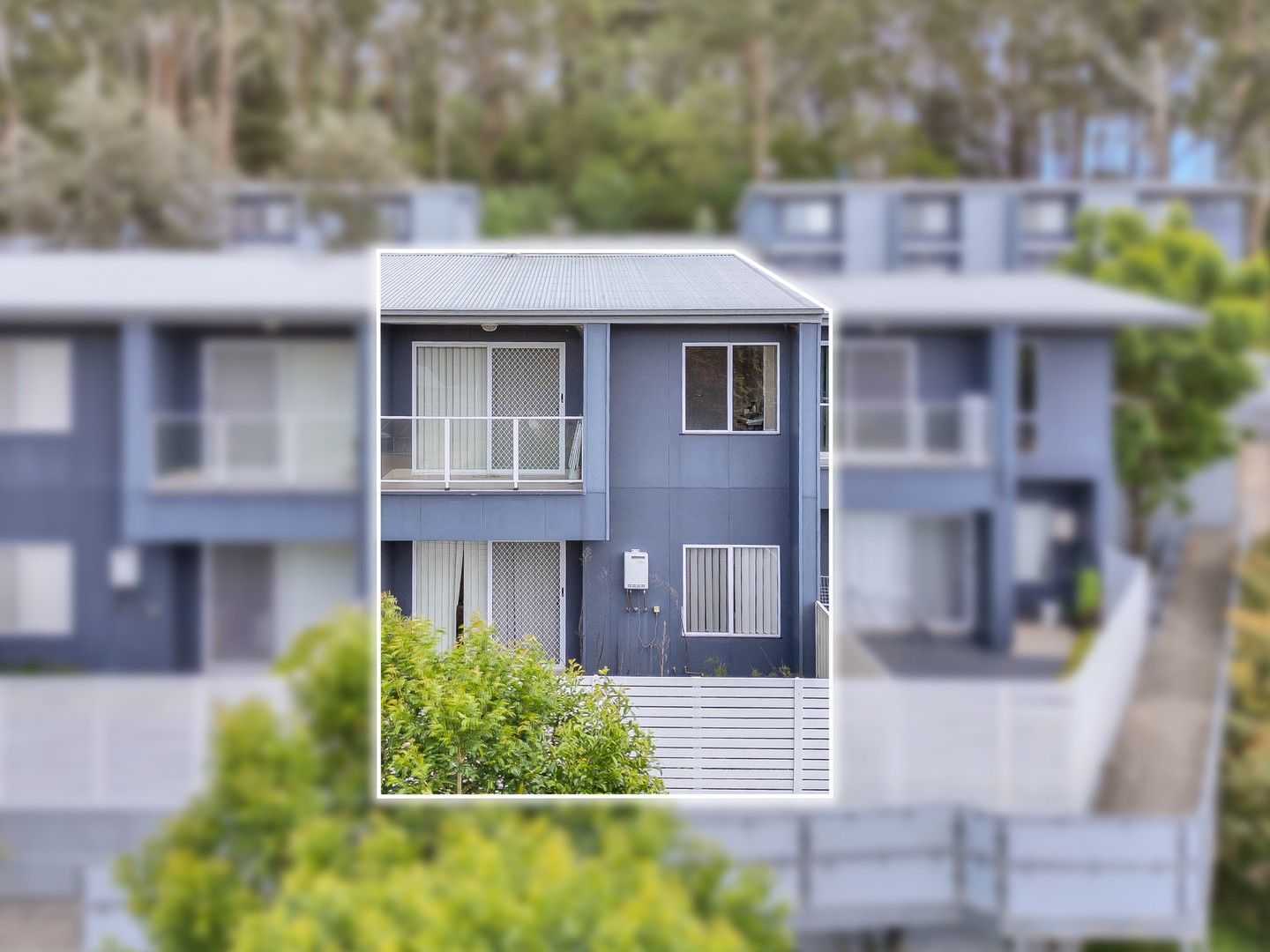 3 bedrooms Townhouse in 2/1A Woodbury Park Drive MARDI NSW, 2259