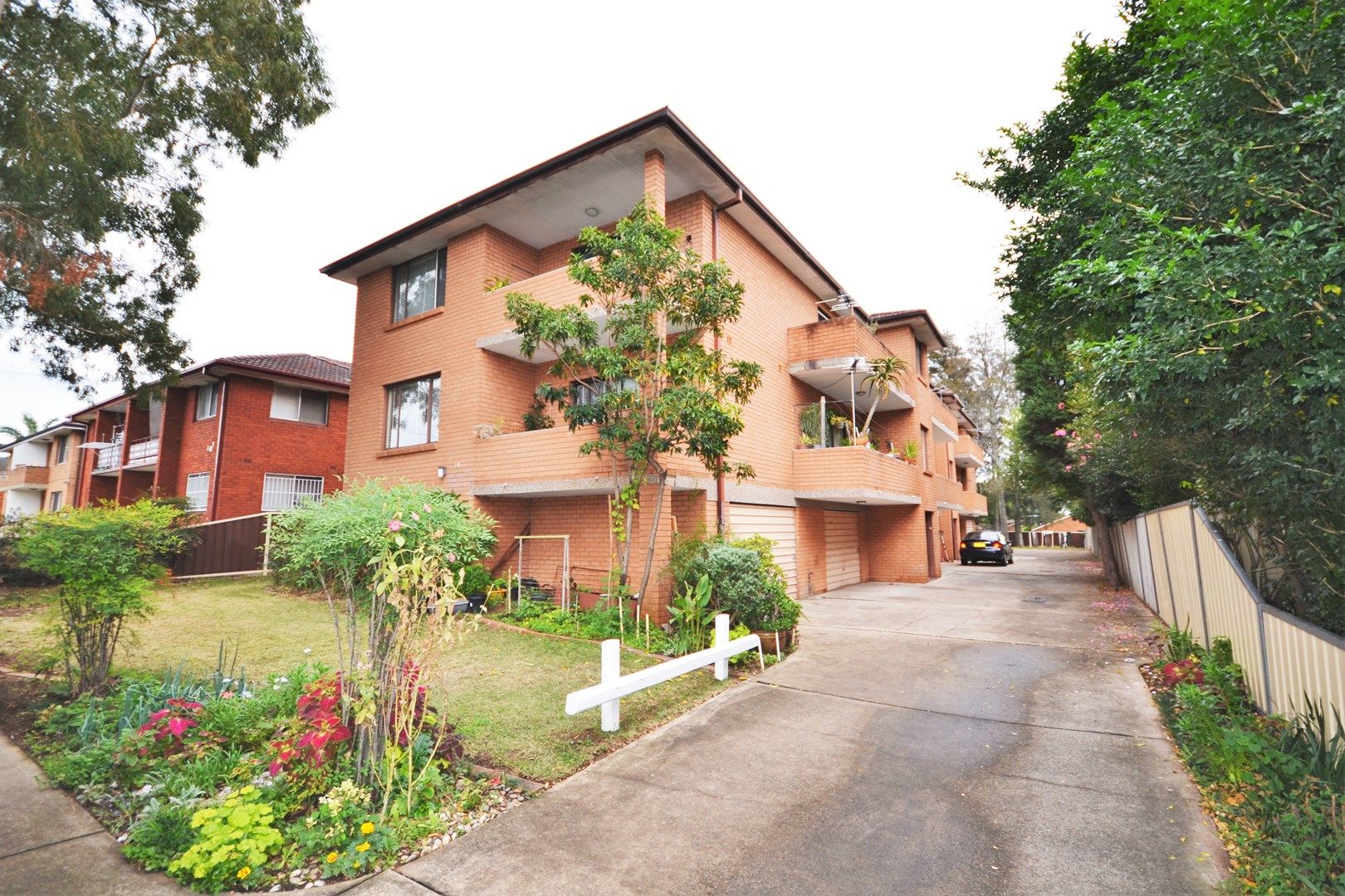 2 bedrooms Apartment / Unit / Flat in 2/103 Victoria Rd PUNCHBOWL NSW, 2196