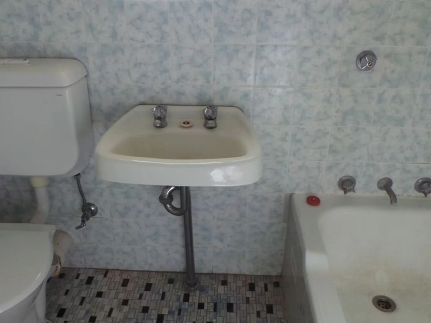 Additional image 4 of 2/12-14 Macquarie St, North Tamworth NSW 2340