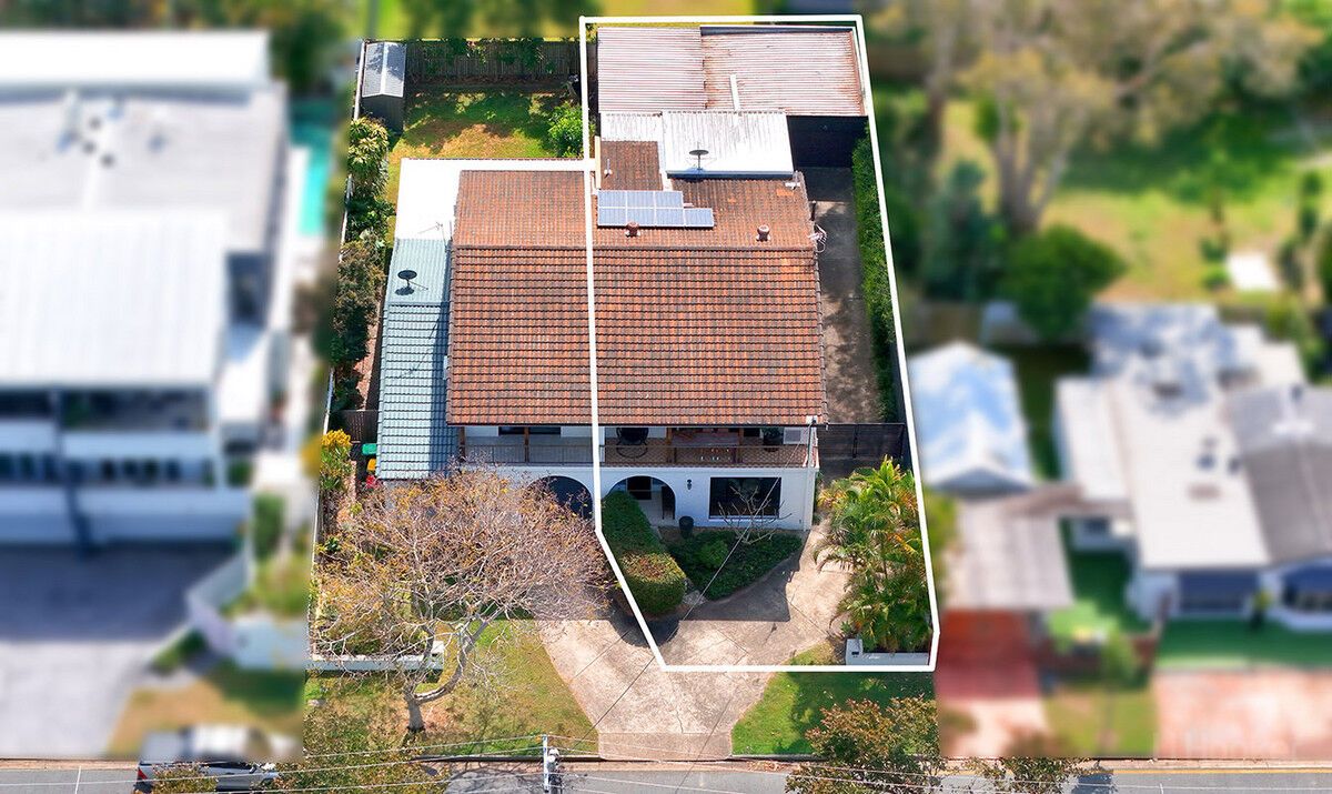 3 bedrooms House in 2/3 Muscovey Avenue PARADISE POINT QLD, 4216