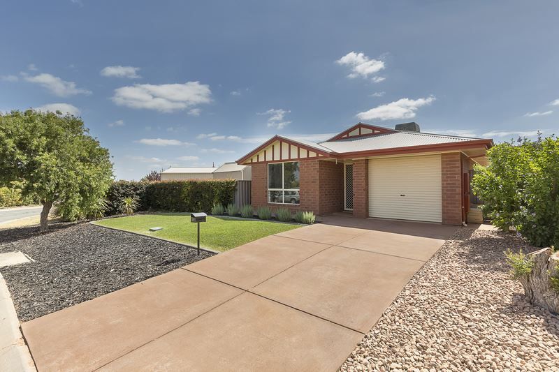 17 Glastonbury Way, Craigmore SA 5114, Image 1