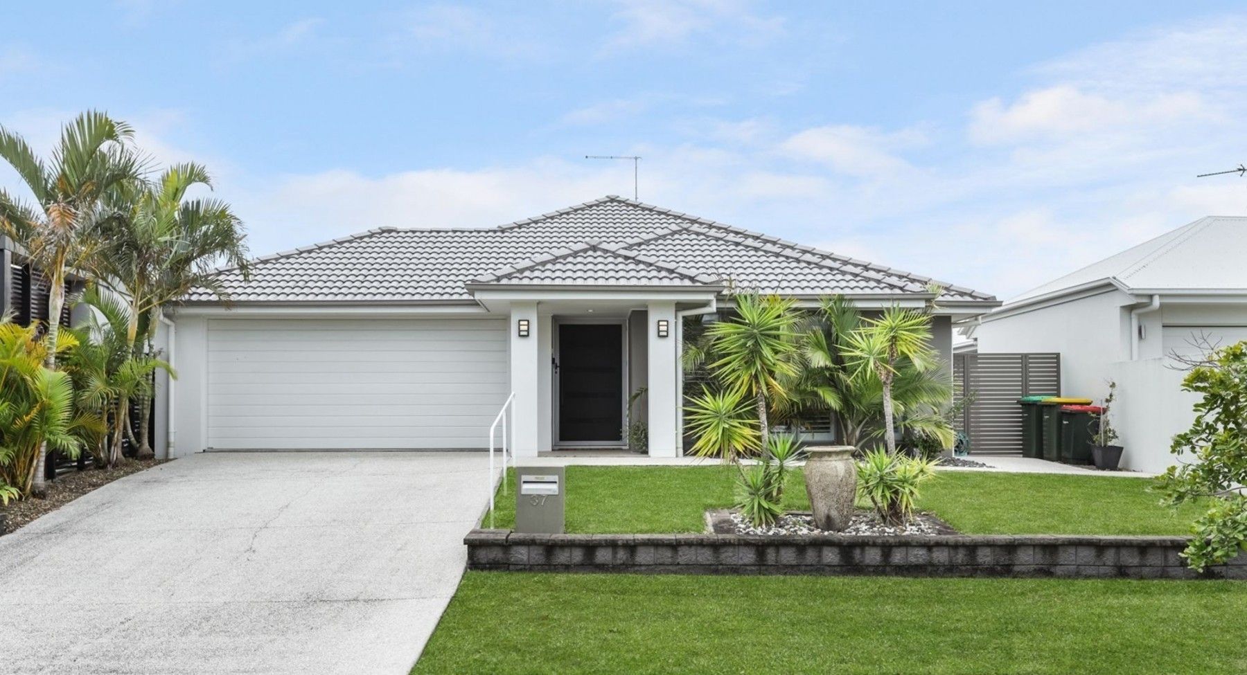 37 The Passage , Pelican Waters QLD 4551