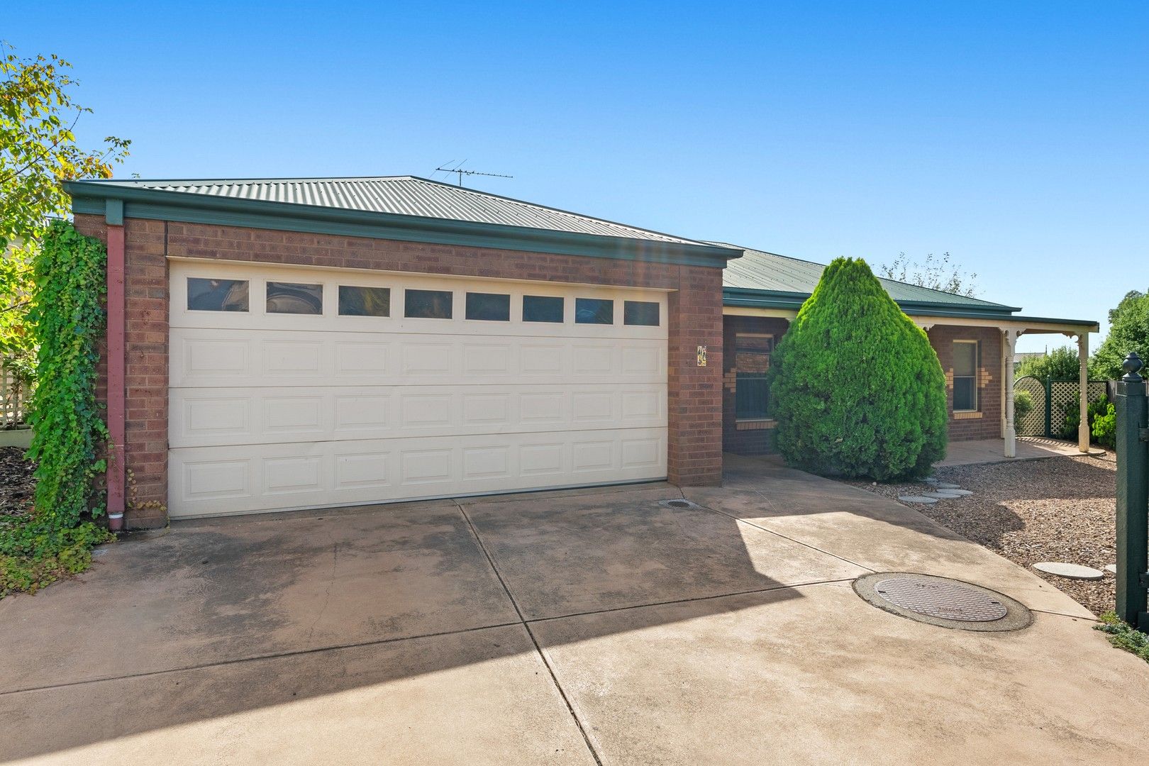 12 Stamford Close, Bacchus Marsh VIC 3340 Domain