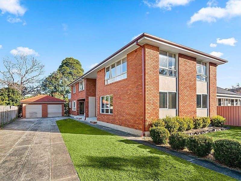 2 bedrooms Apartment / Unit / Flat in 1/33 Mount Ousley Road MOUNT OUSLEY NSW, 2519