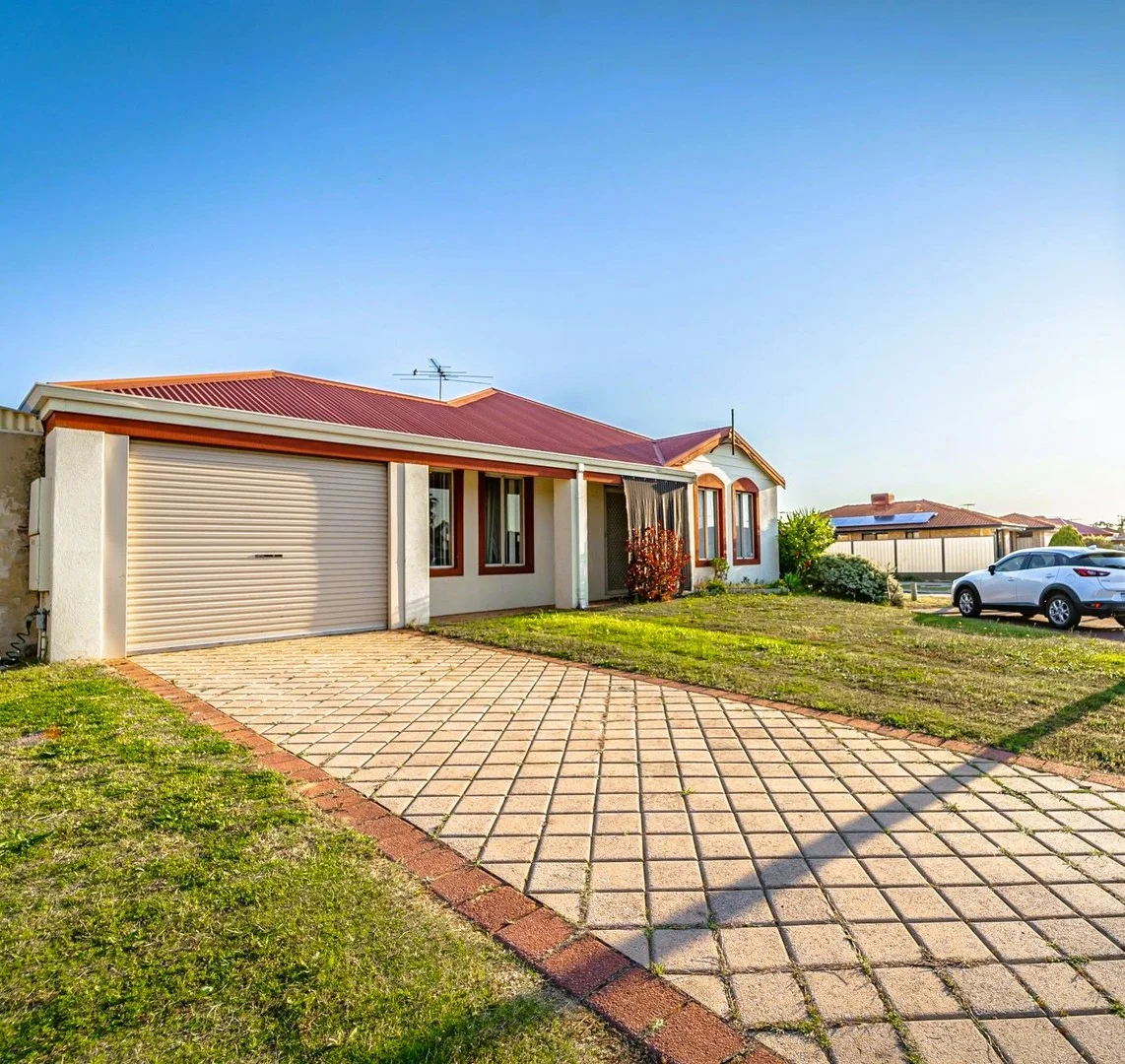 2 Carmana Ln, Warnbro WA 6169