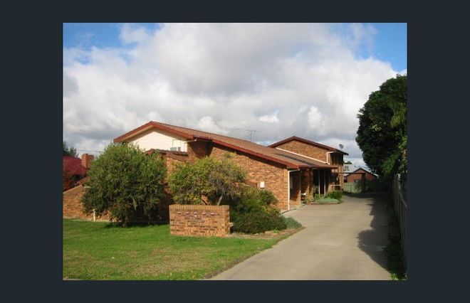 Picture of 2/1 Dowell Avenue, TAMWORTH NSW 2340