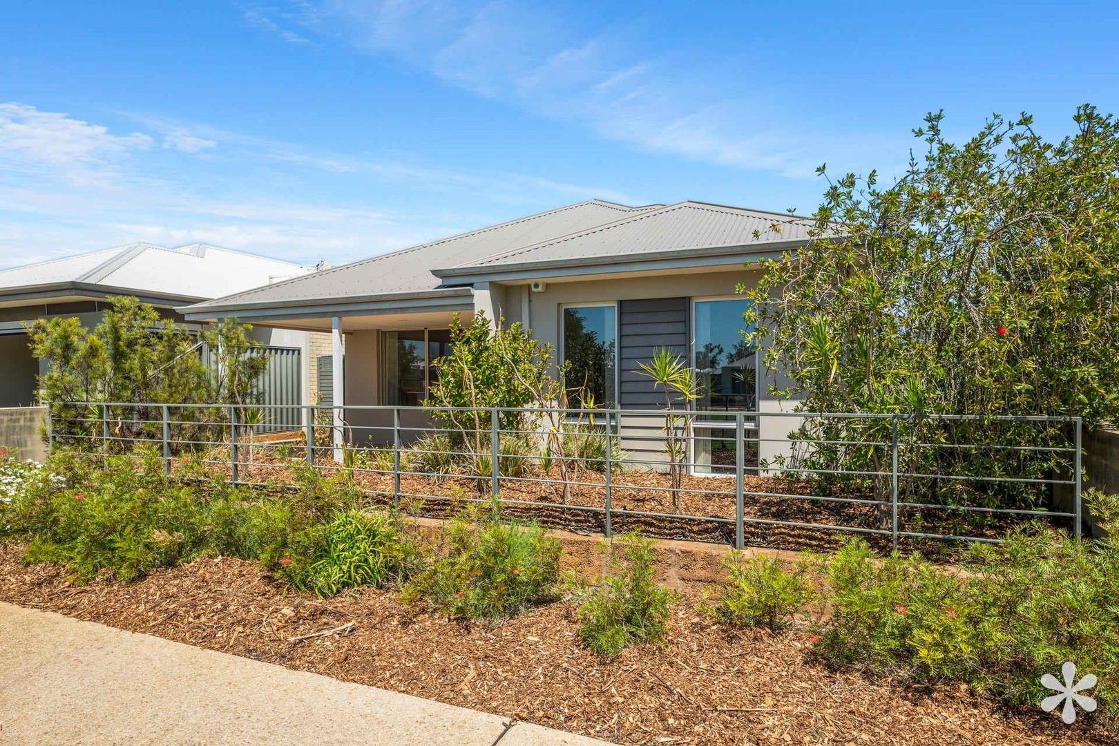 3 bedrooms House in 5 Roudnice Lane CHAMPION LAKES WA, 6111