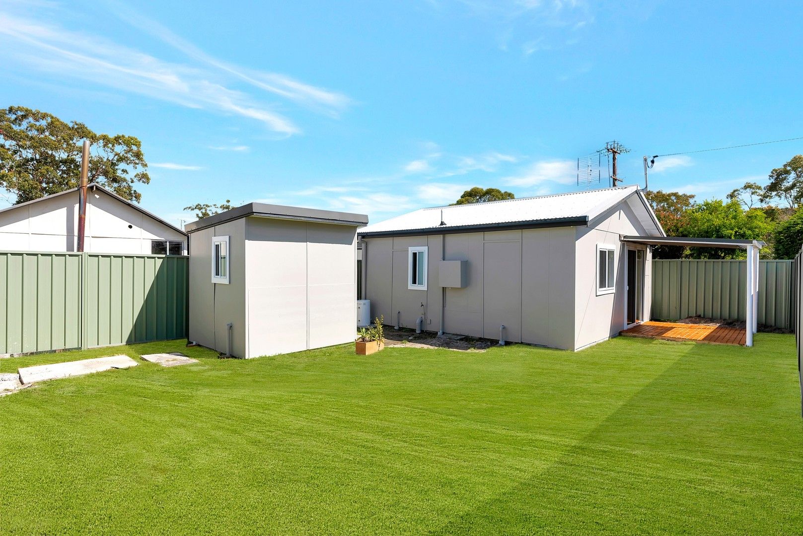 1 bedrooms Apartment / Unit / Flat in 44a Wailele Avenue HALEKULANI NSW, 2262