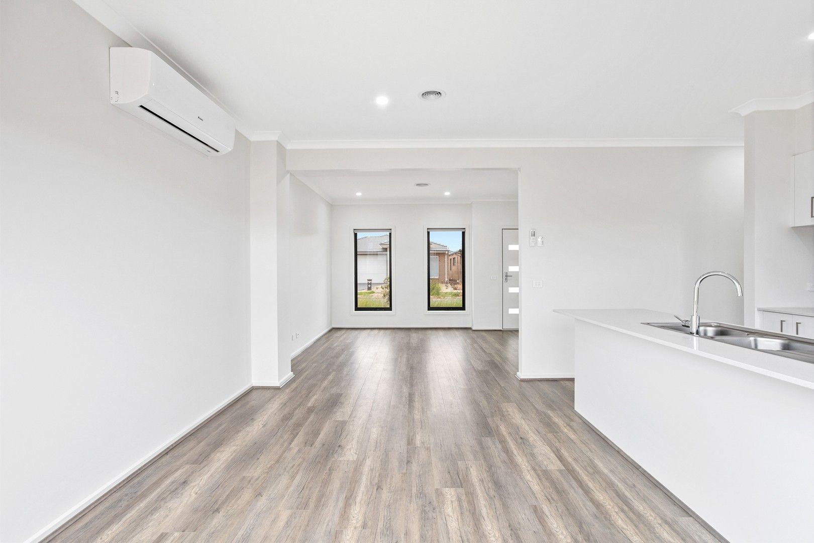 3 bedrooms House in 15 Serengeti Drive PLUMPTON VIC, 3335