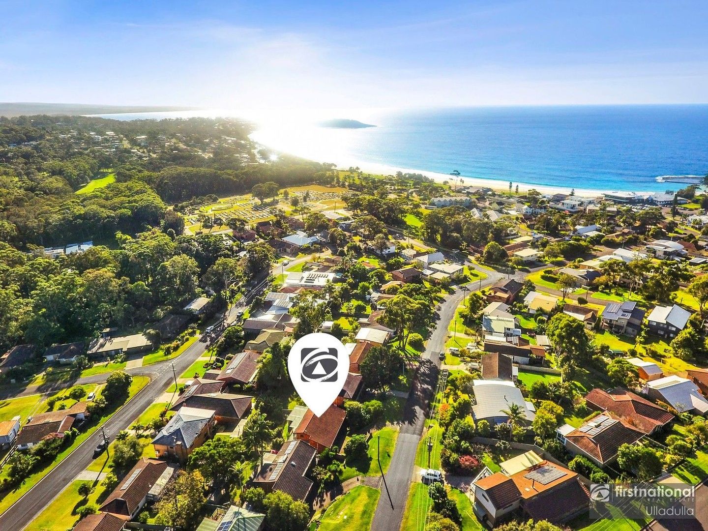 4 bedrooms House in 33 Boag Street MOLLYMOOK NSW, 2539