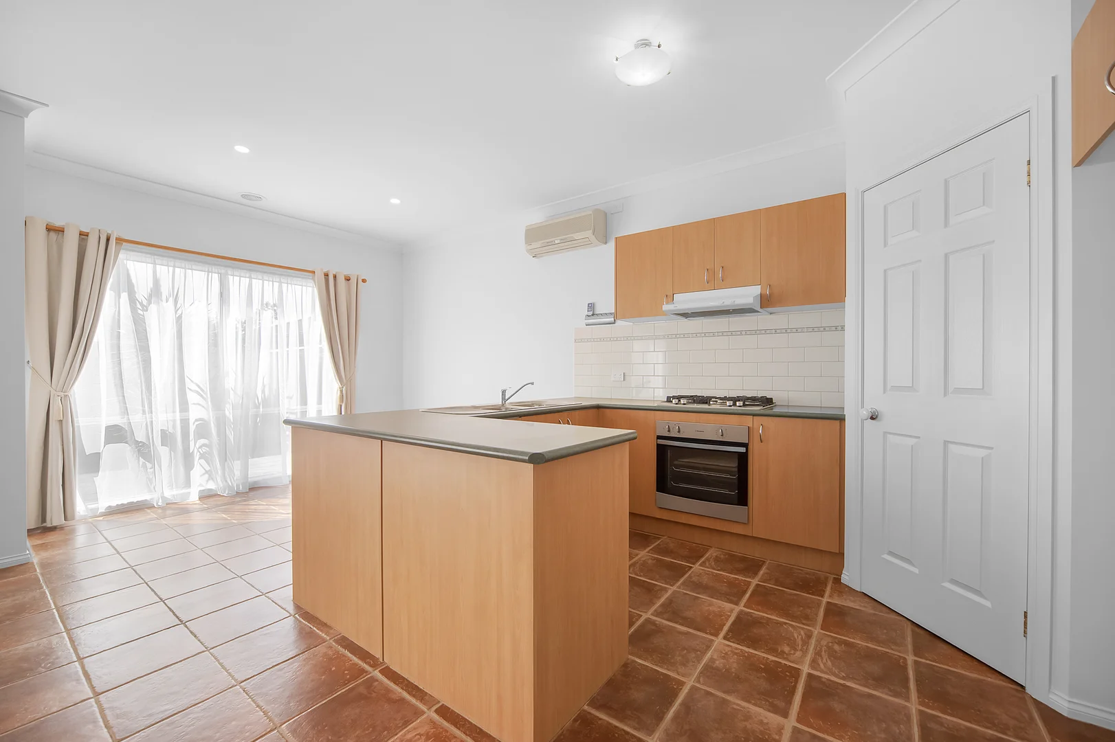 Additional image 5 of 1/94 Mossfiel Drive, Hoppers Crossing VIC 3029