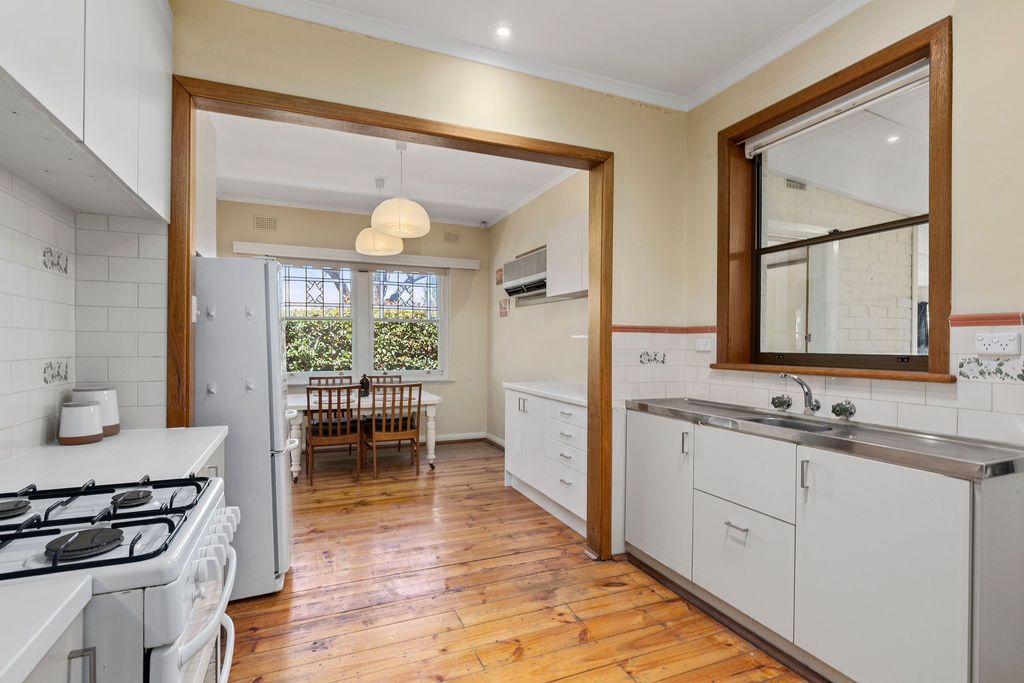 23 Clovelly Avenue, Clarence Gardens SA 5039, Image 2