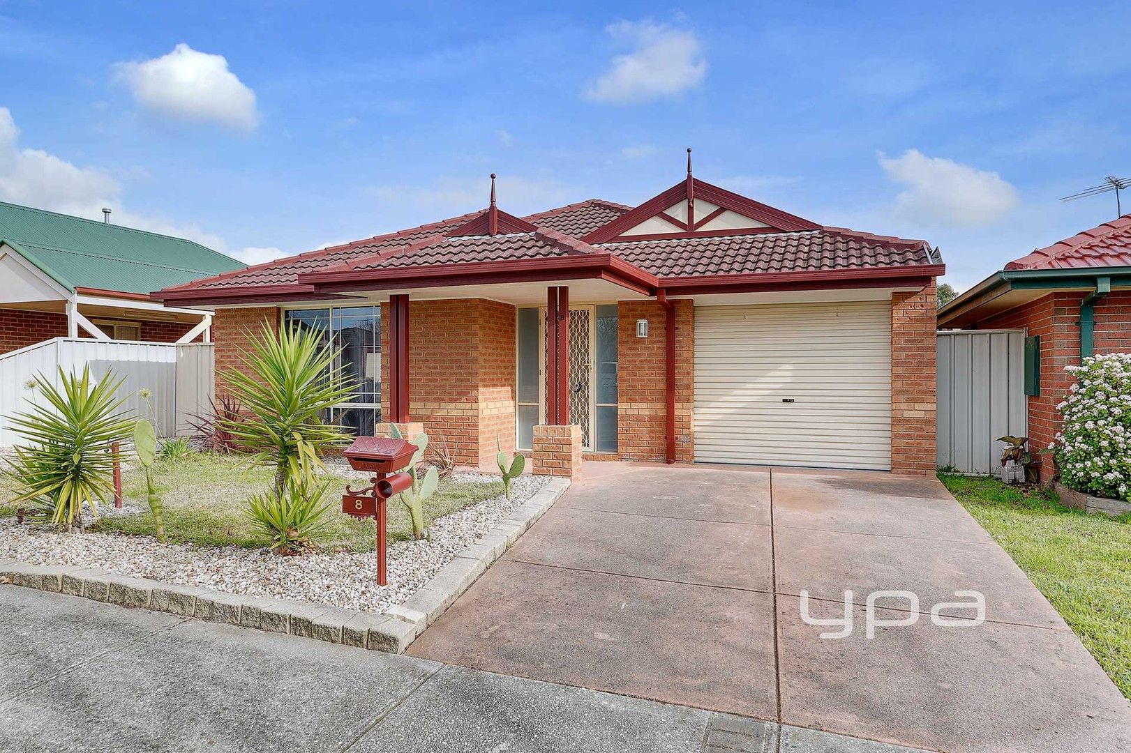 3 bedrooms House in 8 Maple Place CRAIGIEBURN VIC, 3064
