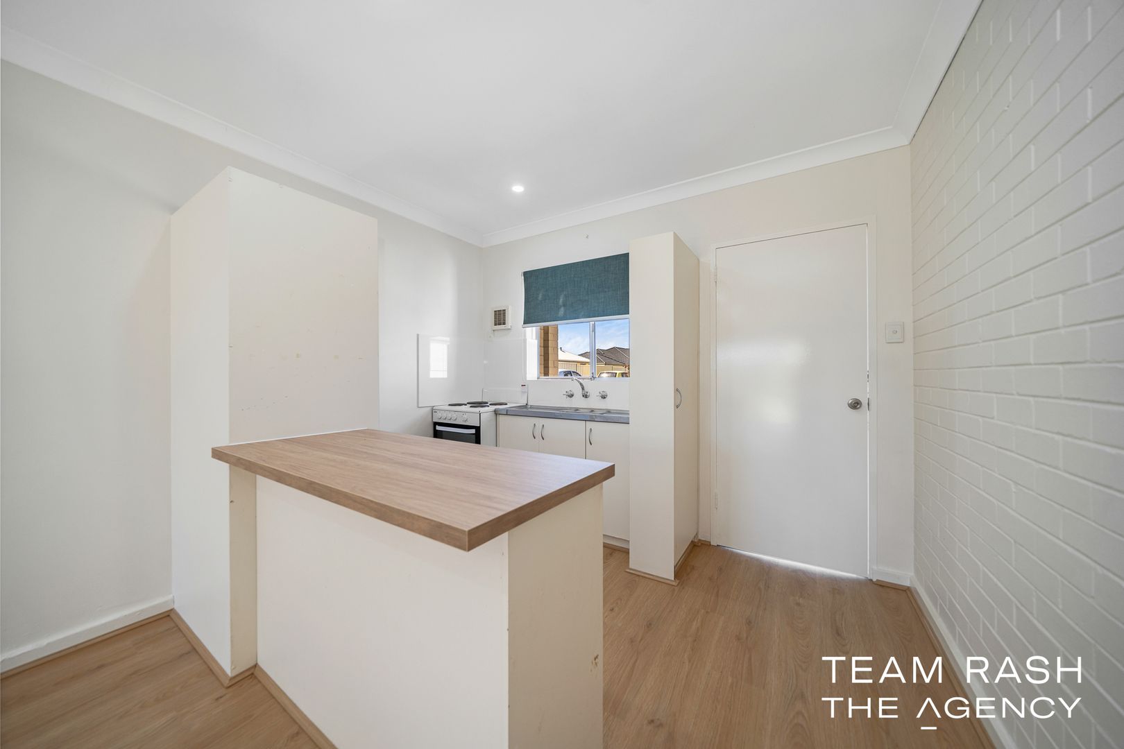 1/307 Wharf Street, Queens Park WA 6107, Image 2