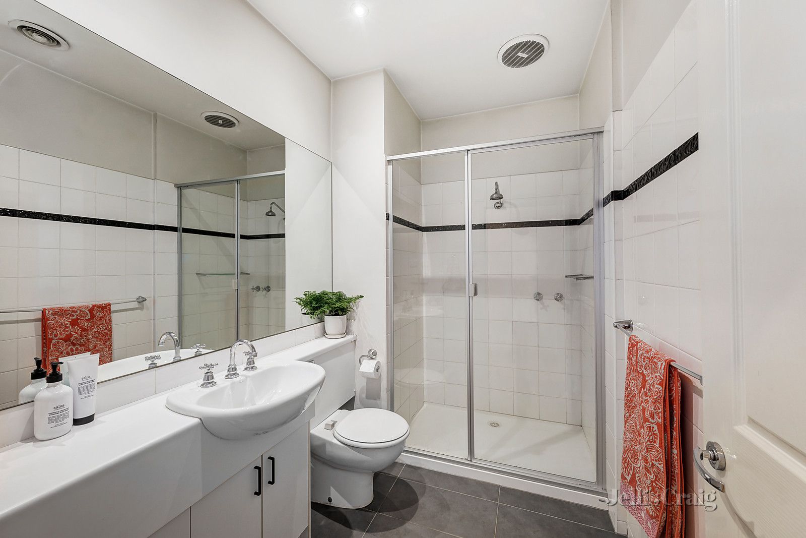 111 Tooronga Road, Glen Iris VIC 3146, Image 2