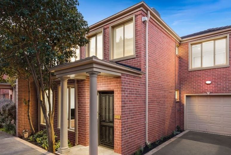 3 bedrooms Townhouse in 3/120 Murrumbeena Road MURRUMBEENA VIC, 3163