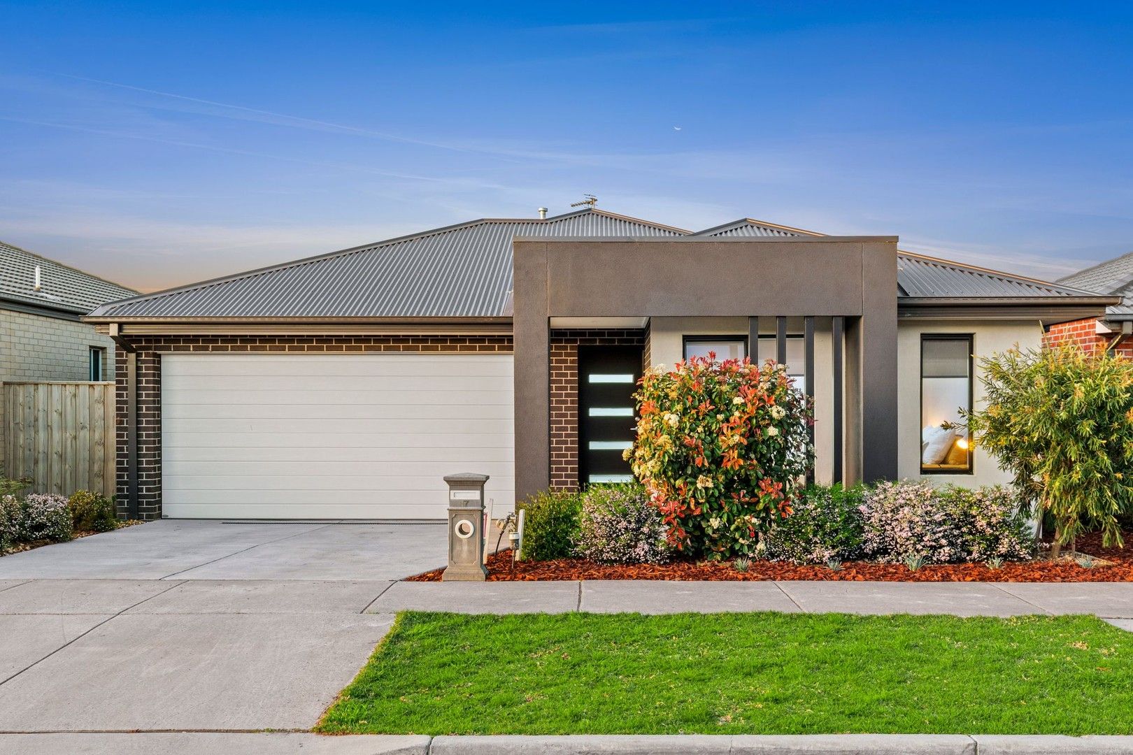 3 bedrooms House in 17 Samwell Street CHARLEMONT VIC, 3217