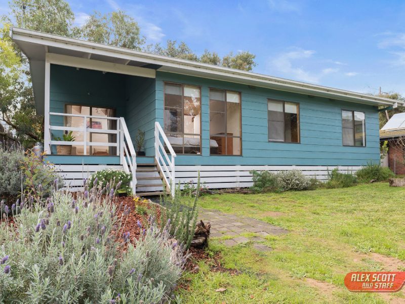 3 bedrooms House in 13 Shearwater Drive SILVERLEAVES VIC, 3922