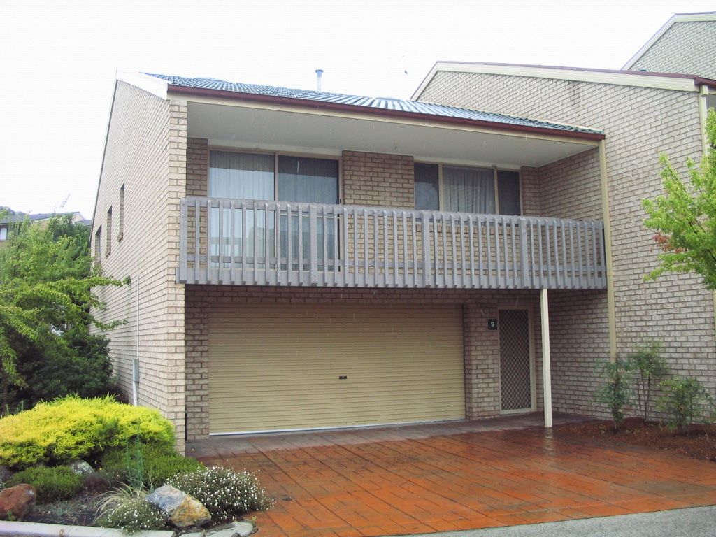 3 bedrooms Townhouse in 9/3 Heard Street MAWSON ACT, 2607