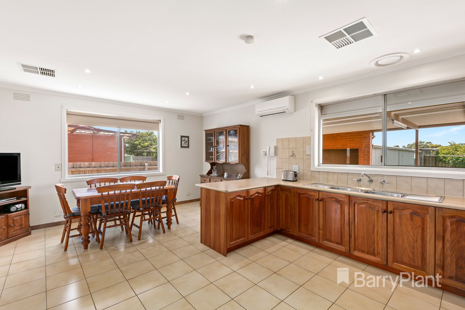 216 McBryde Street, Fawkner VIC 3060, Image 2