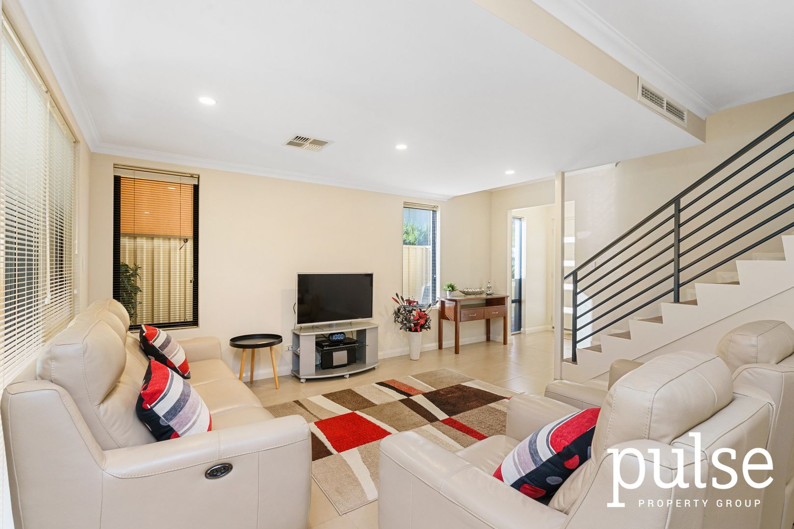 6 Hendon Place, Wilson WA 6107, Image 2