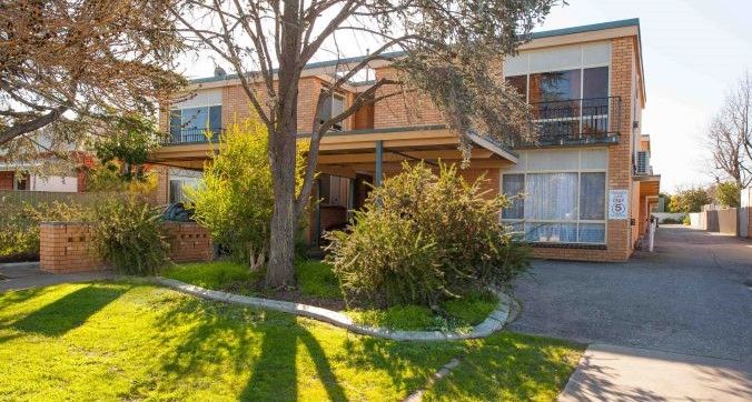 2 bedrooms Apartment / Unit / Flat in 1-6/562 Union Road LAVINGTON NSW, 2641
