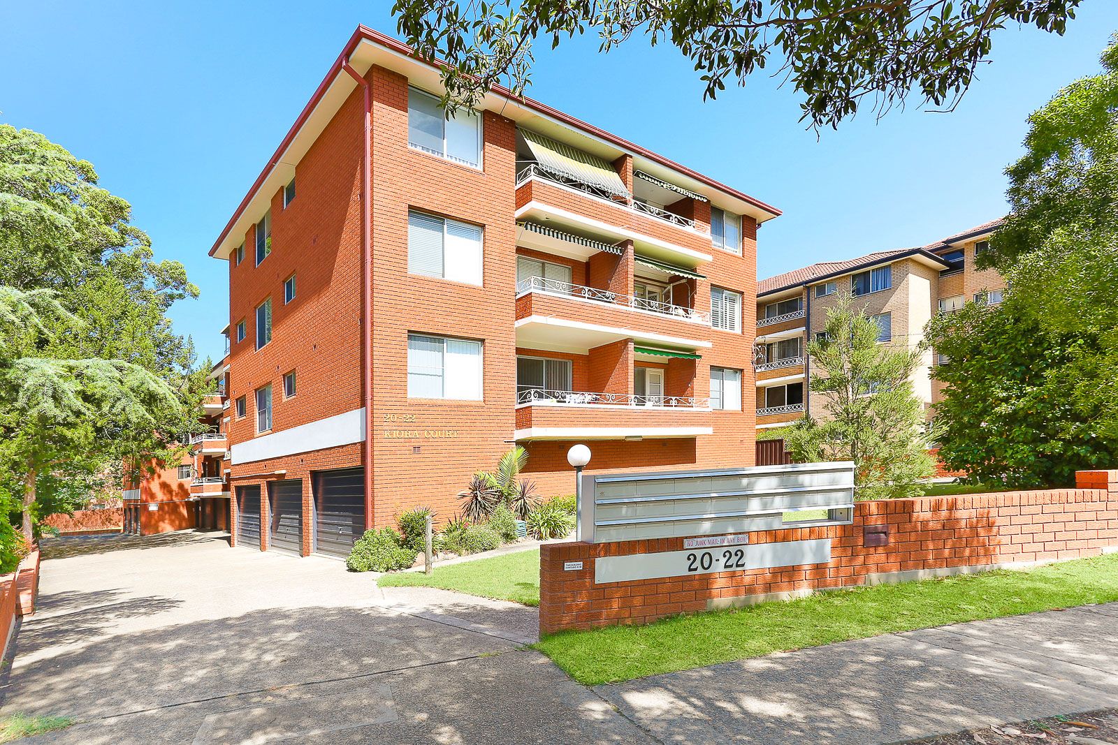2 bedrooms Apartment / Unit / Flat in 12/20 Kiora Road MIRANDA NSW, 2228