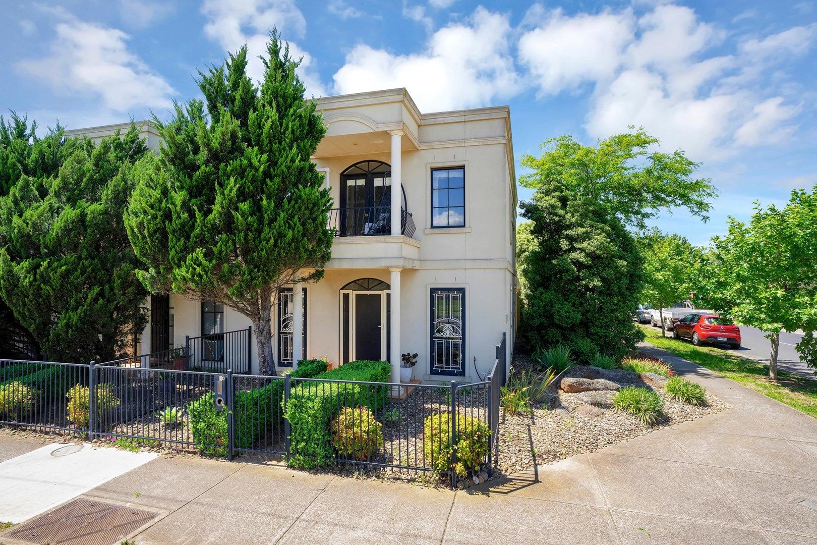 3 bedrooms Townhouse in 1/10 Edwards Road WERRIBEE VIC, 3030