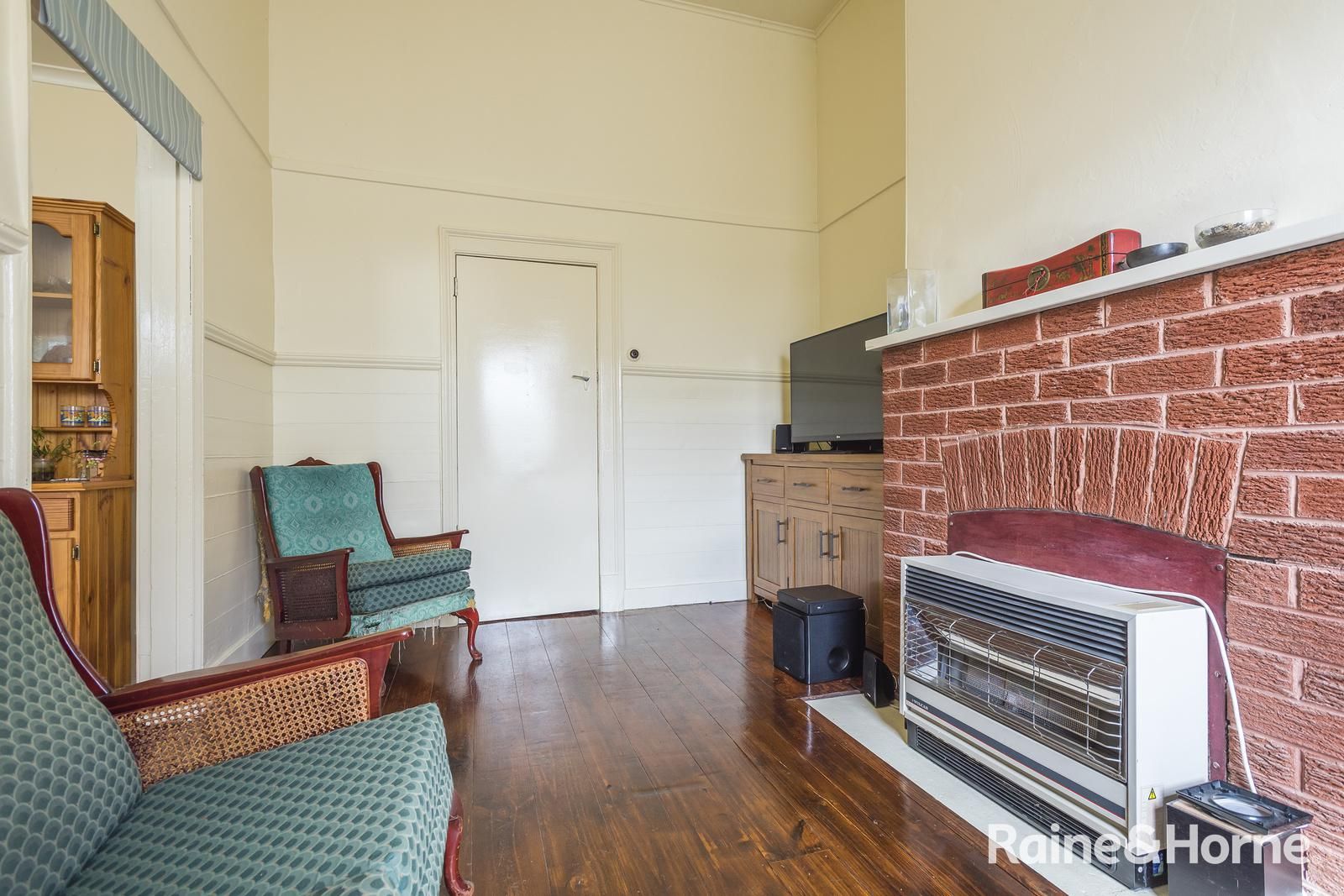 36 Mitchell Street, Kyneton VIC 3444, Image 2