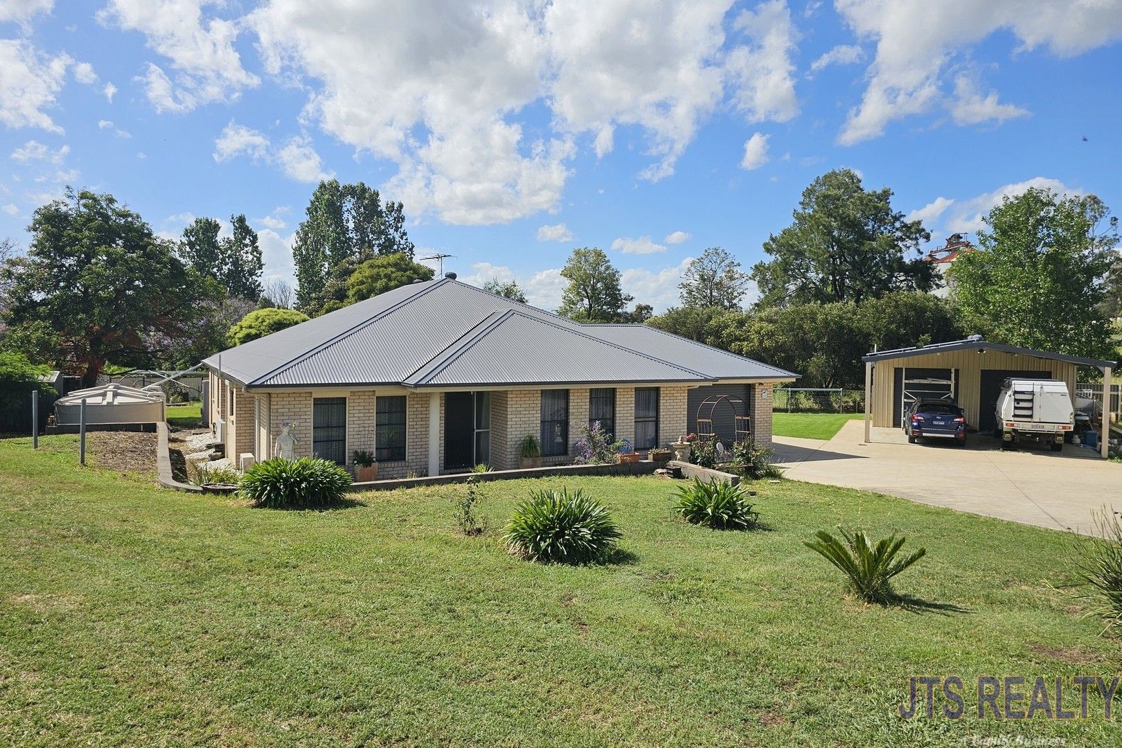 4 bedrooms House in 7 Alexander Close ABERDEEN NSW, 2336