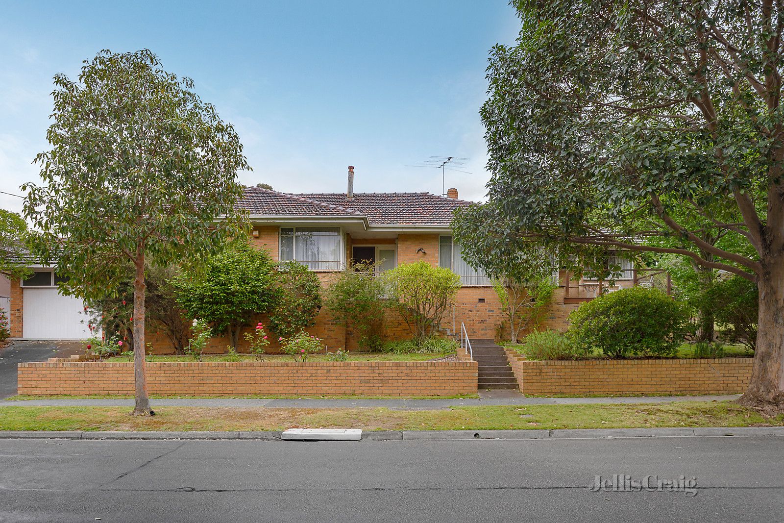 1 Earls Court, Balwyn North VIC 3104, Image 0