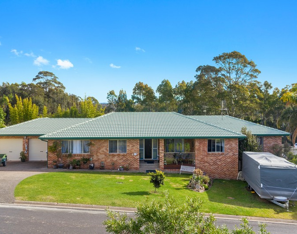 1 Tarourga Place, Dalmeny NSW 2546